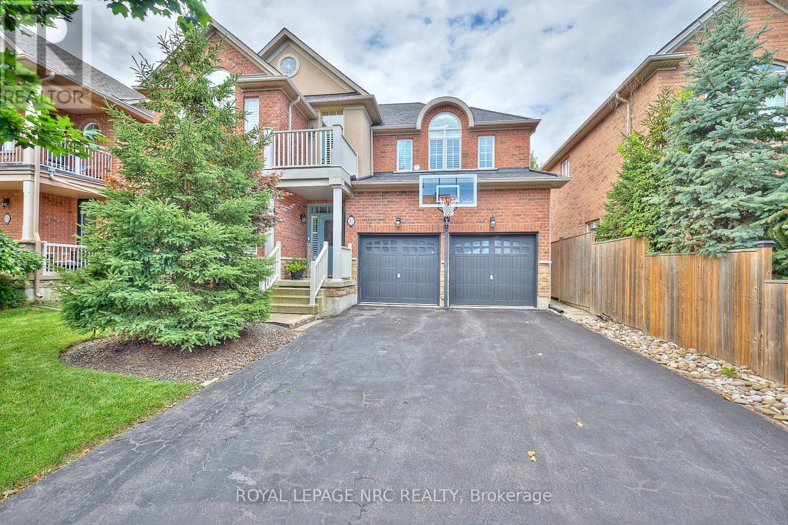 












27 GOLDEYE DRIVE

,
Hamilton (Winona Park),




Ontario
L8E6C2

