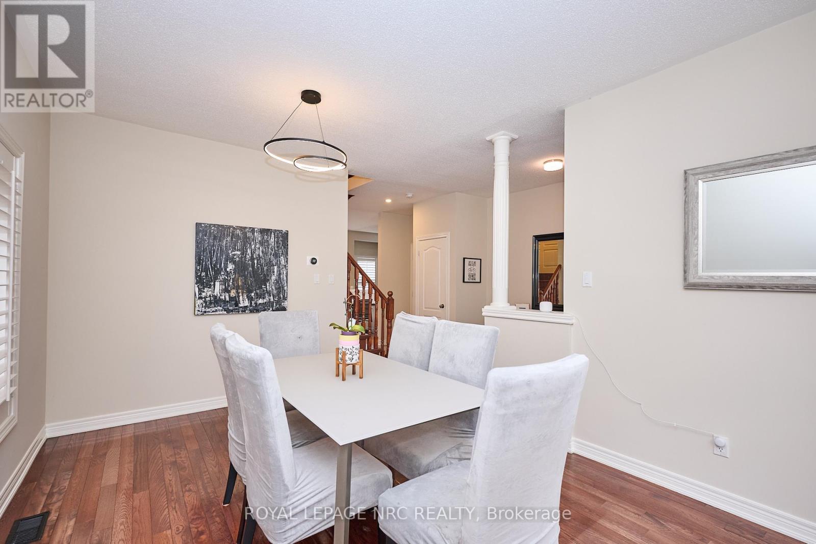 












27 GOLDEYE DRIVE

,
Hamilton (Winona Park),




Ontario
L8E6C2

