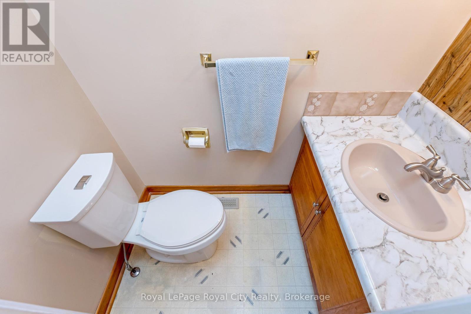 












5949 PAGOSA COURT

,
Mississauga (Streetsville),




Ontario
L5M2M8

