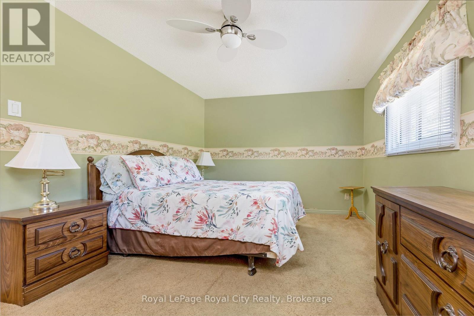 












5949 PAGOSA COURT

,
Mississauga (Streetsville),




Ontario
L5M2M8

