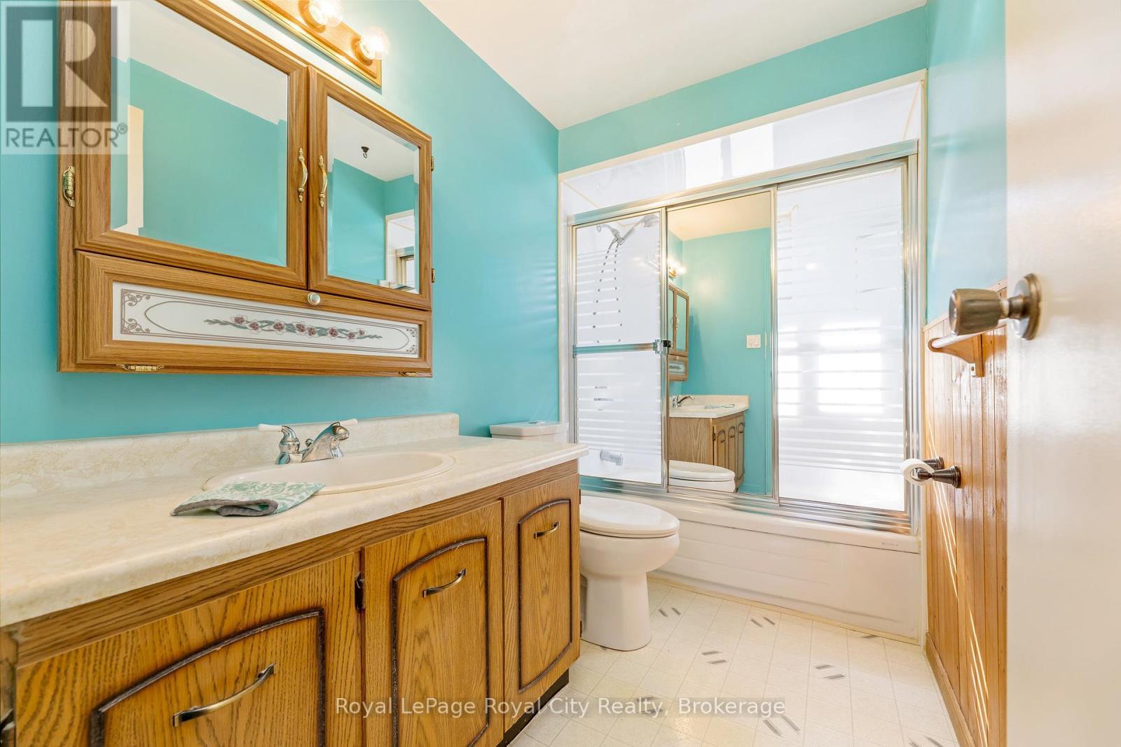 












5949 PAGOSA COURT

,
Mississauga (Streetsville),




Ontario
L5M2M8

