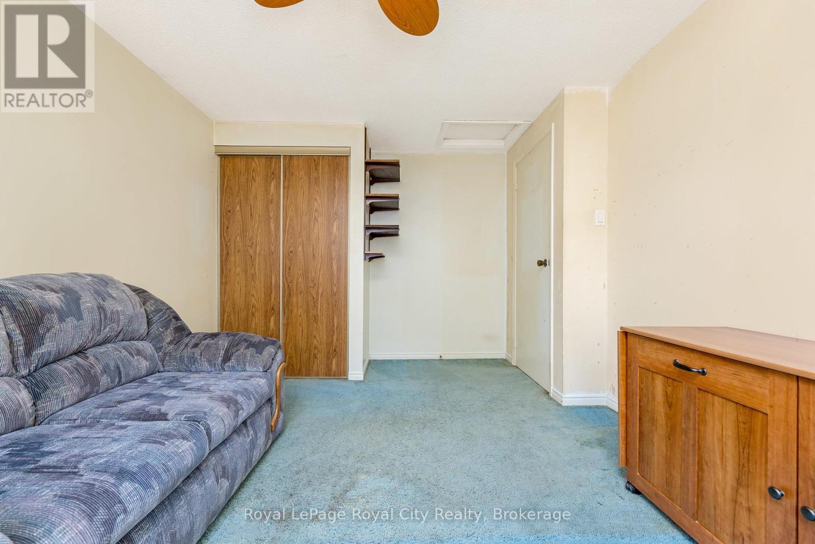 












5949 PAGOSA COURT

,
Mississauga (Streetsville),




Ontario
L5M2M8

