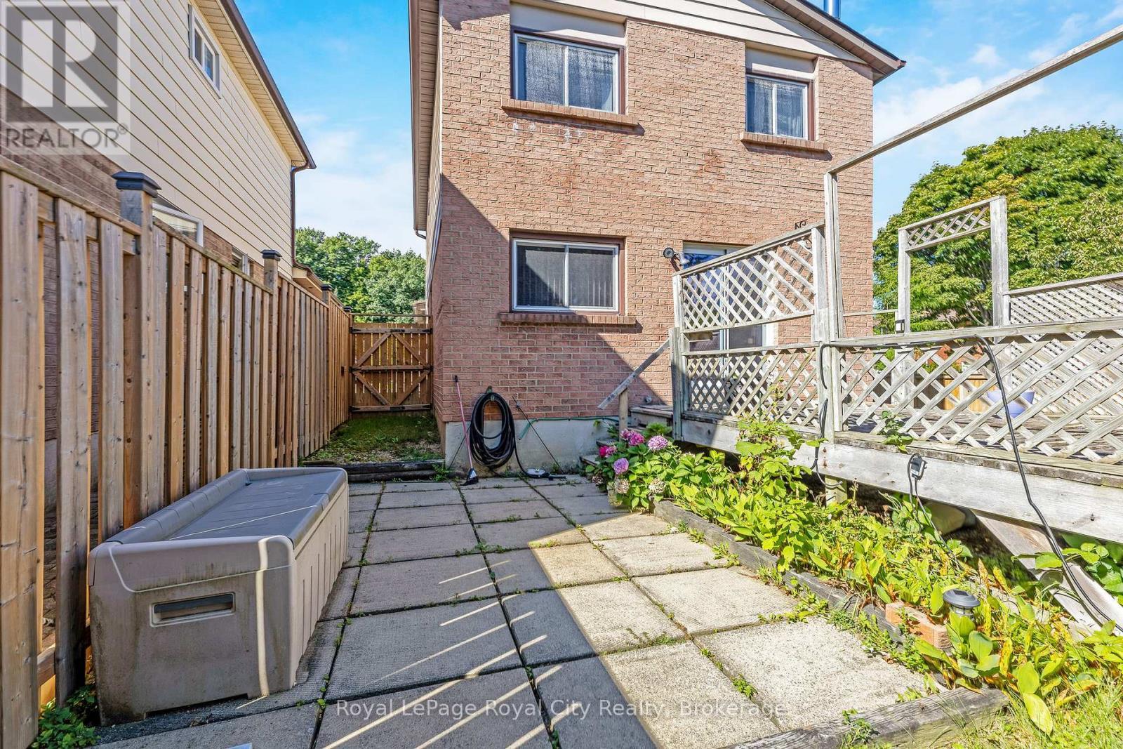 












5949 PAGOSA COURT

,
Mississauga (Streetsville),




Ontario
L5M2M8

