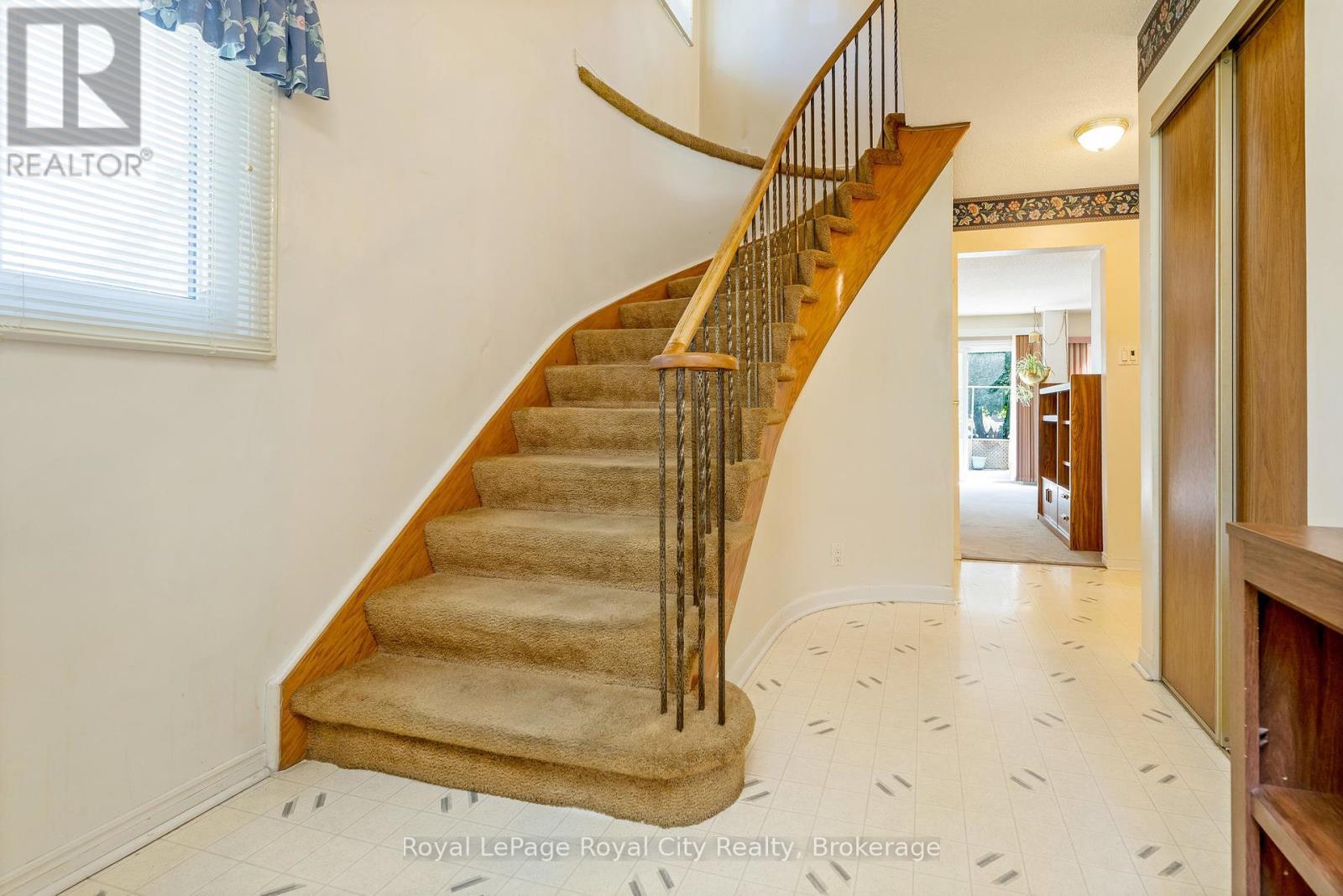 












5949 PAGOSA COURT

,
Mississauga (Streetsville),




Ontario
L5M2M8


