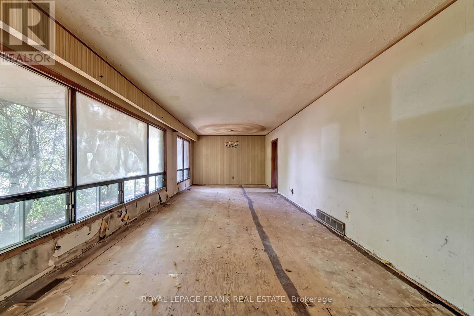 












4538 COURTICE ROAD

,
Clarington (Courtice),




Ontario
L0B1J0

