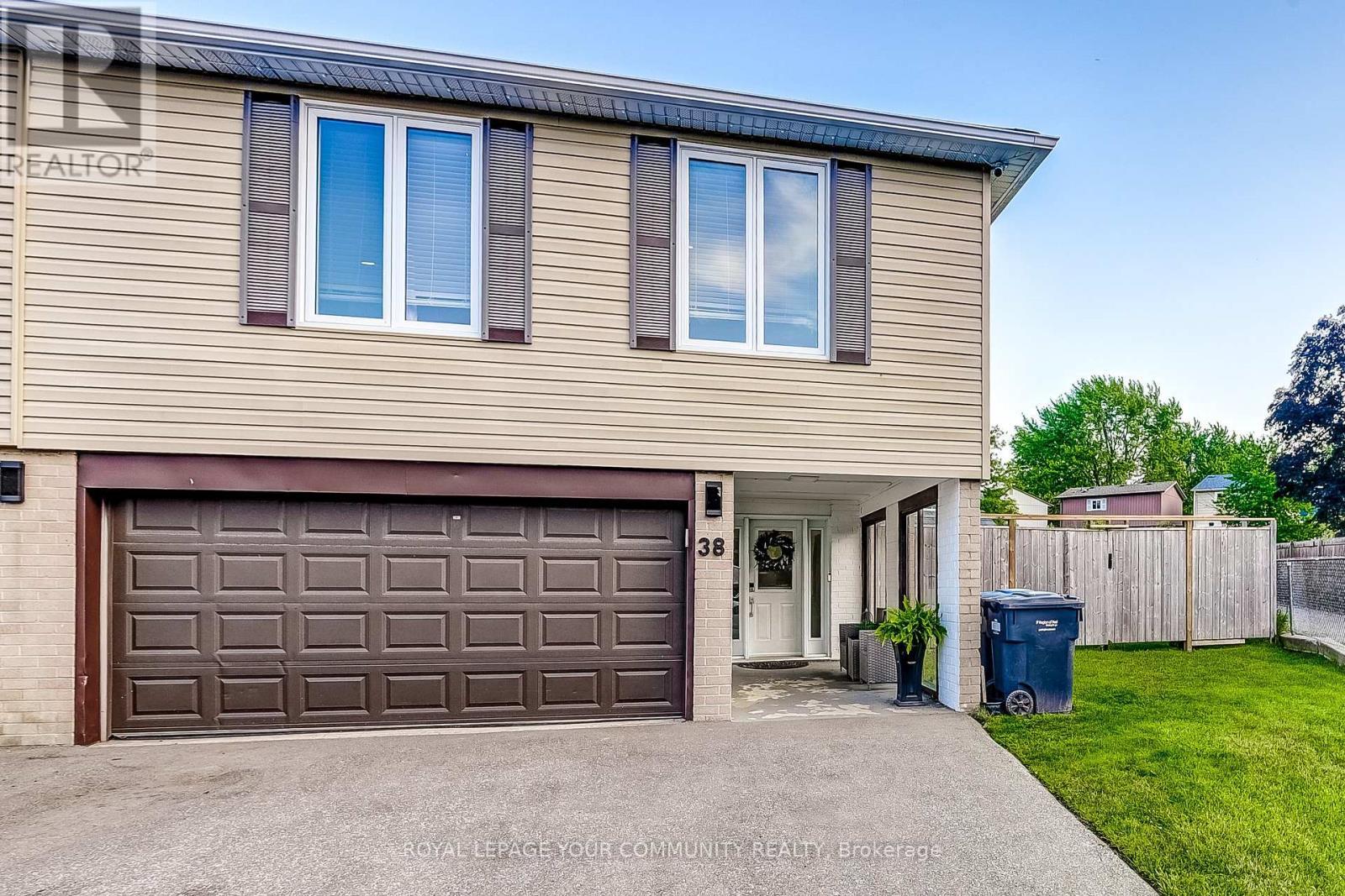 












38 GAINSBOROUGH ROAD

,
Brampton,




Ontario
L6S1X1

