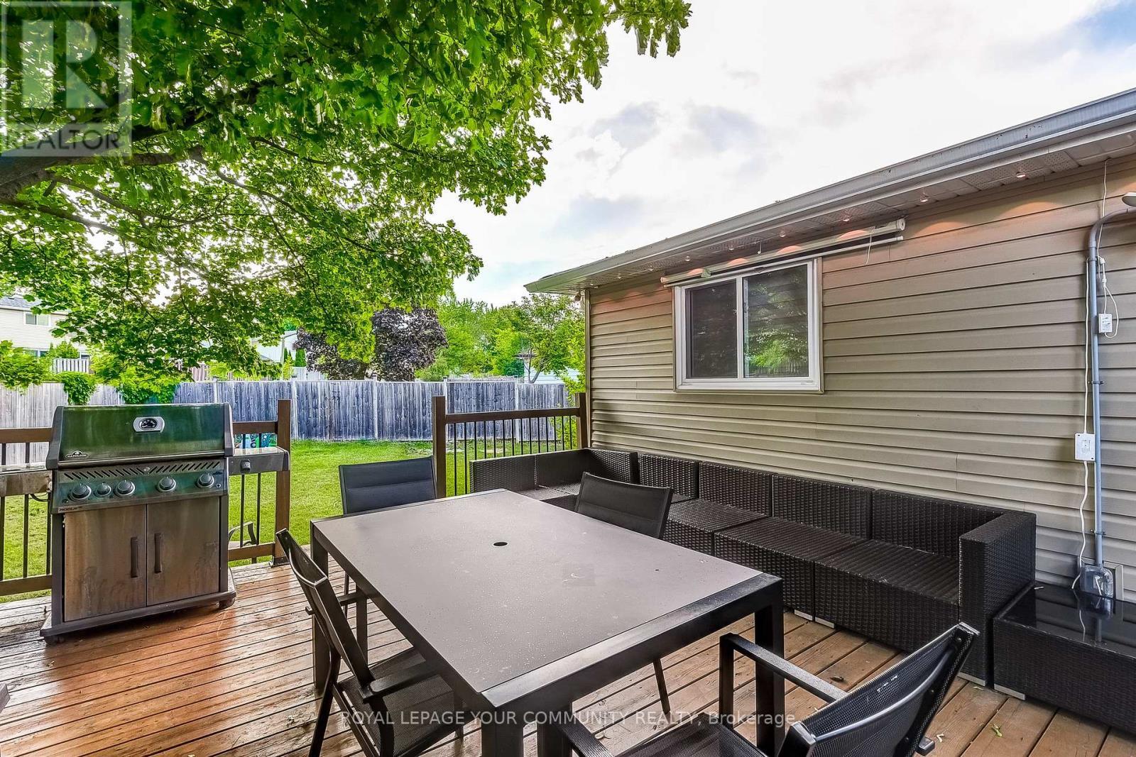 












38 GAINSBOROUGH ROAD

,
Brampton,




Ontario
L6S1X1

