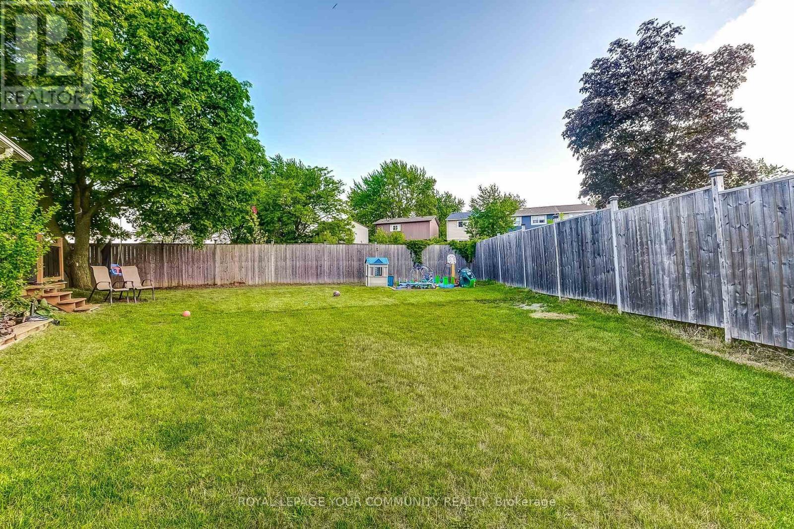 












38 GAINSBOROUGH ROAD

,
Brampton,




Ontario
L6S1X1

