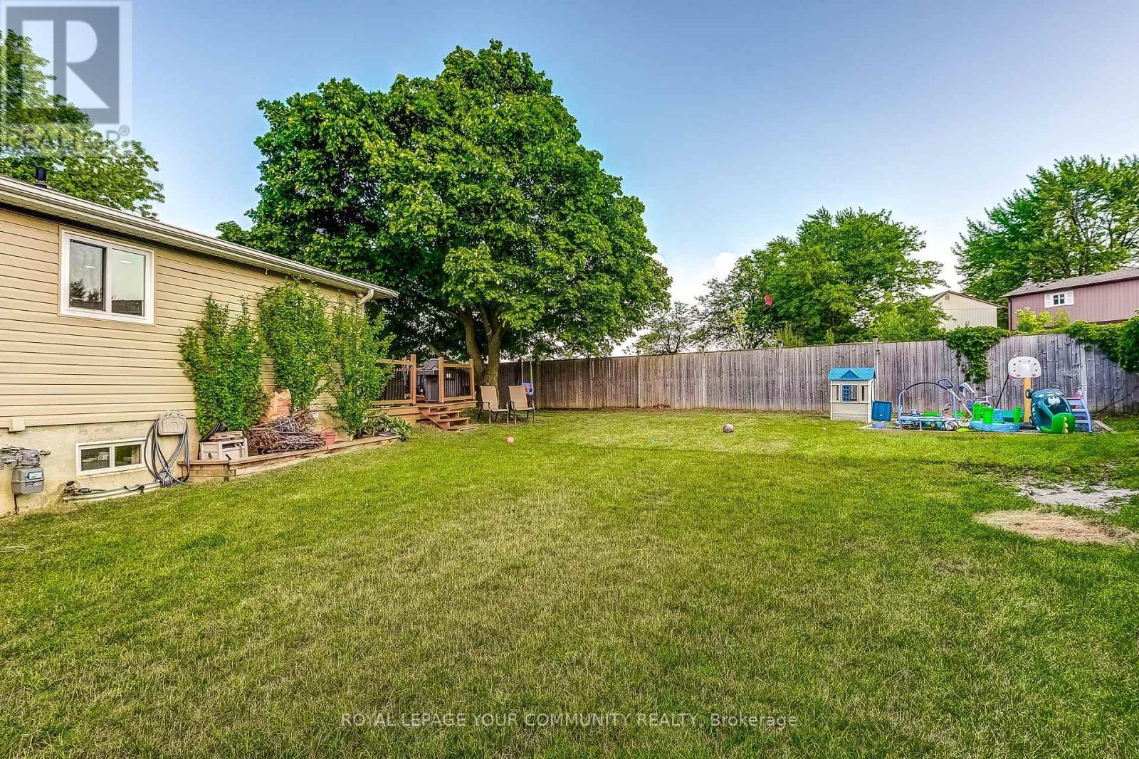 












38 GAINSBOROUGH ROAD

,
Brampton,




Ontario
L6S1X1

