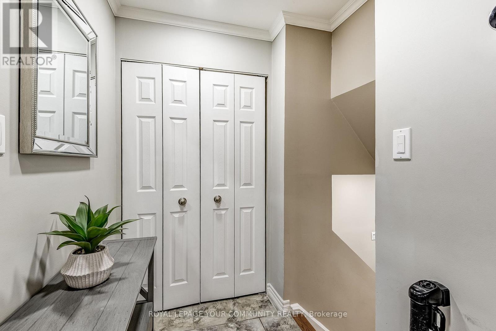 












38 GAINSBOROUGH ROAD

,
Brampton,




Ontario
L6S1X1

