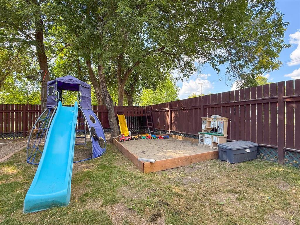 












75 Second Avenue W

,
Souris,




Manitoba
R0K2C0

