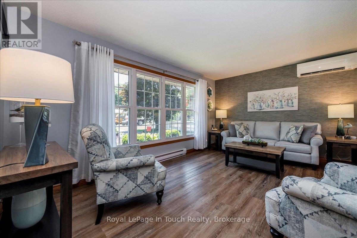 












14 MAPLEGATE ROAD

,
Tiny (Wyevale),




Ontario
L0L2T0

