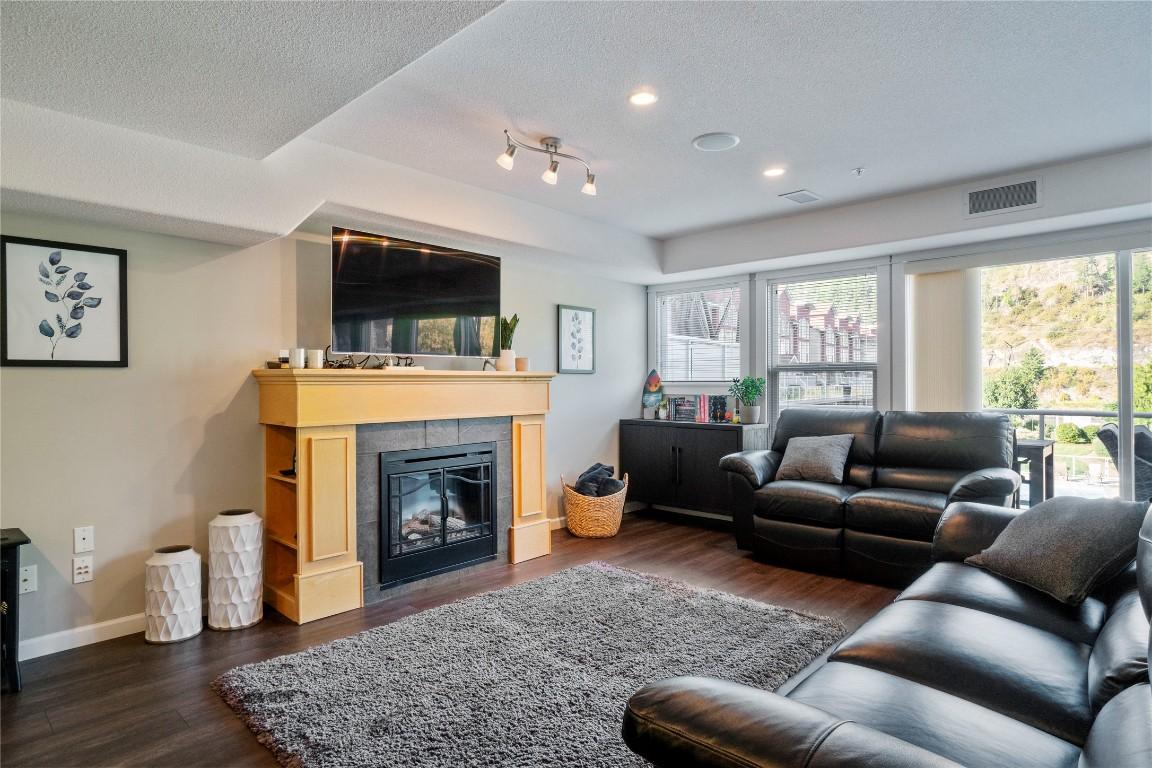 









1130


Riverside

Avenue, 3,
Sicamous,




BC
V0E 2V0

