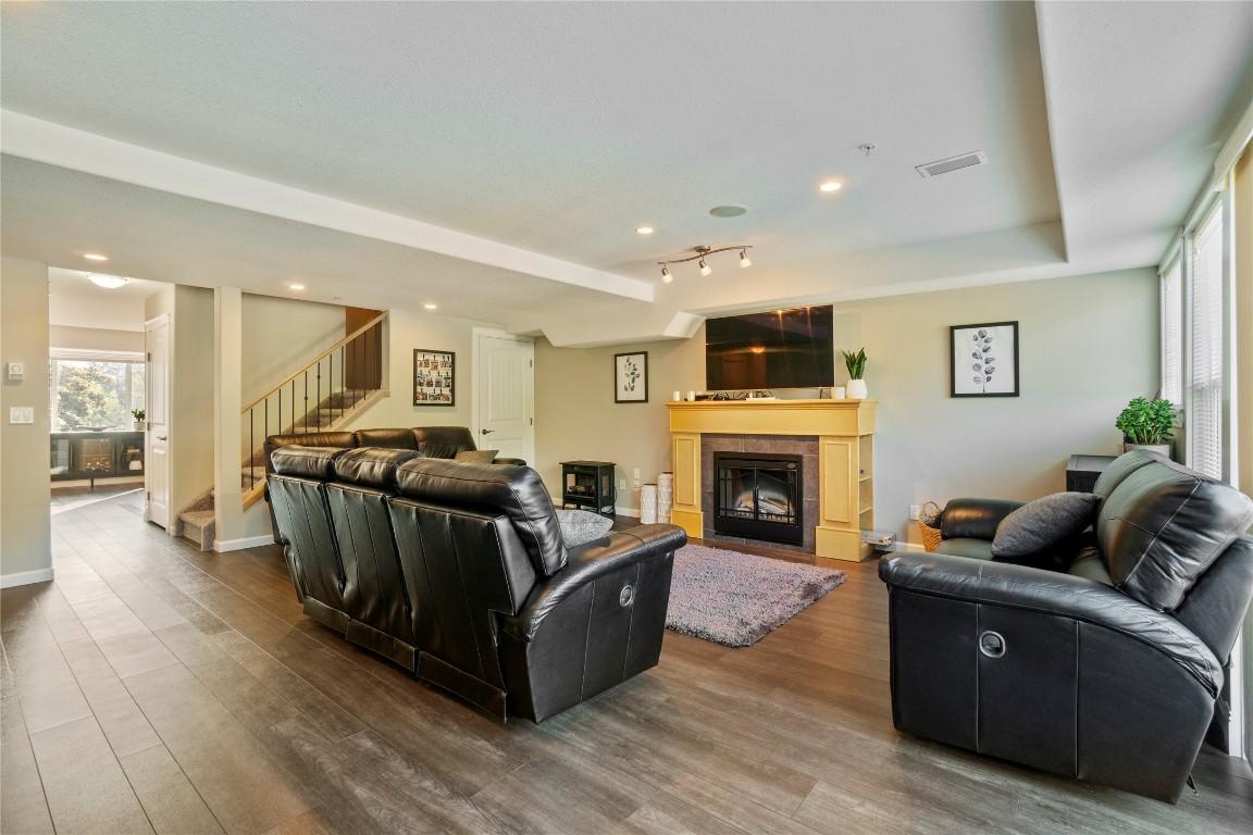 









1130


Riverside

Avenue, 3,
Sicamous,




BC
V0E 2V0


