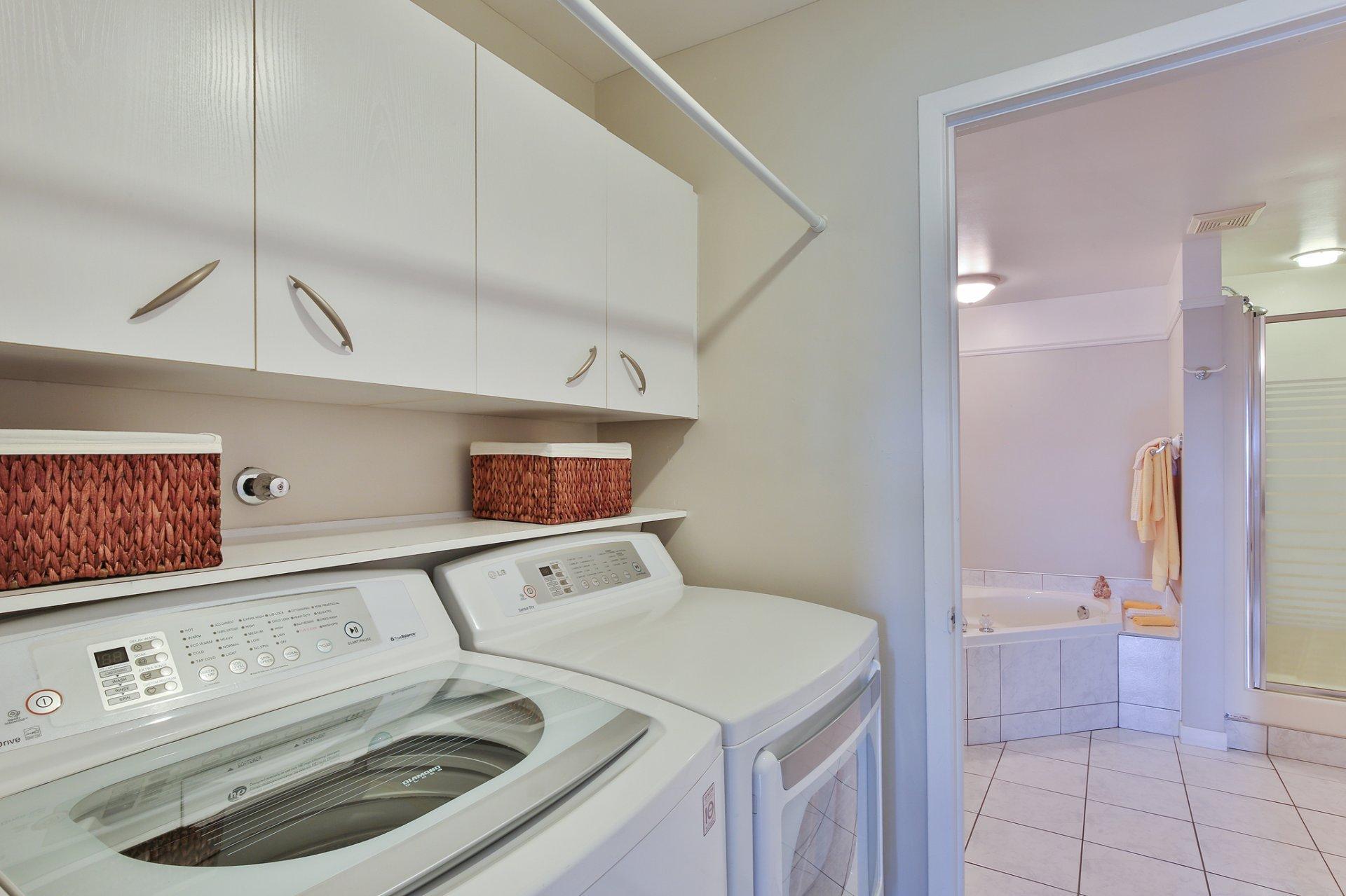 









636


Rue de Bristol

, 101,
Saint-Jean-sur-Richelieu,




QC
J3A1V3


