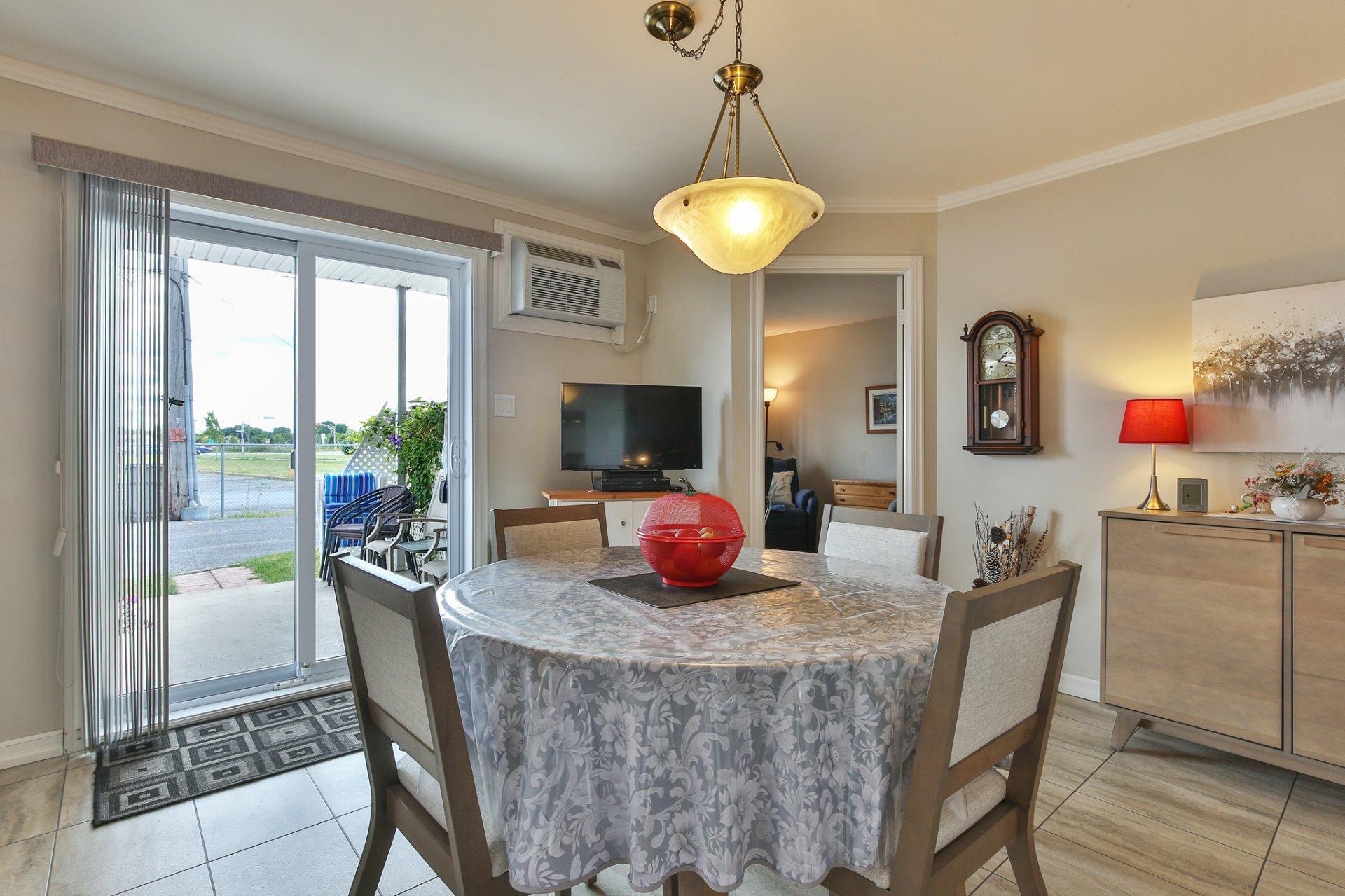 









636


Rue de Bristol

, 101,
Saint-Jean-sur-Richelieu,




QC
J3A1V3

