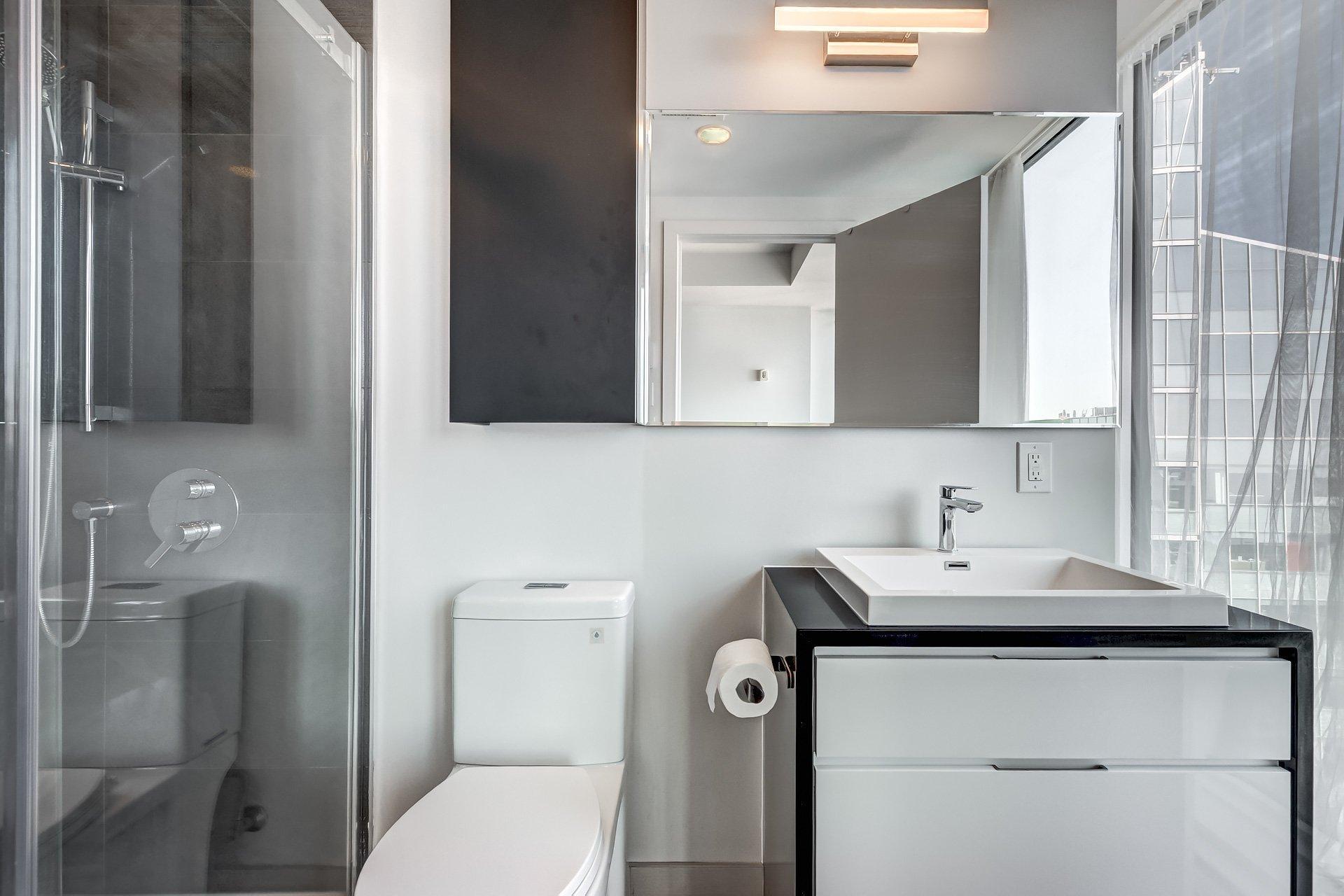 









1188


Rue St-Antoine O.

, 3911,
Montréal (Ville-Marie),




QC
H3C1B4


