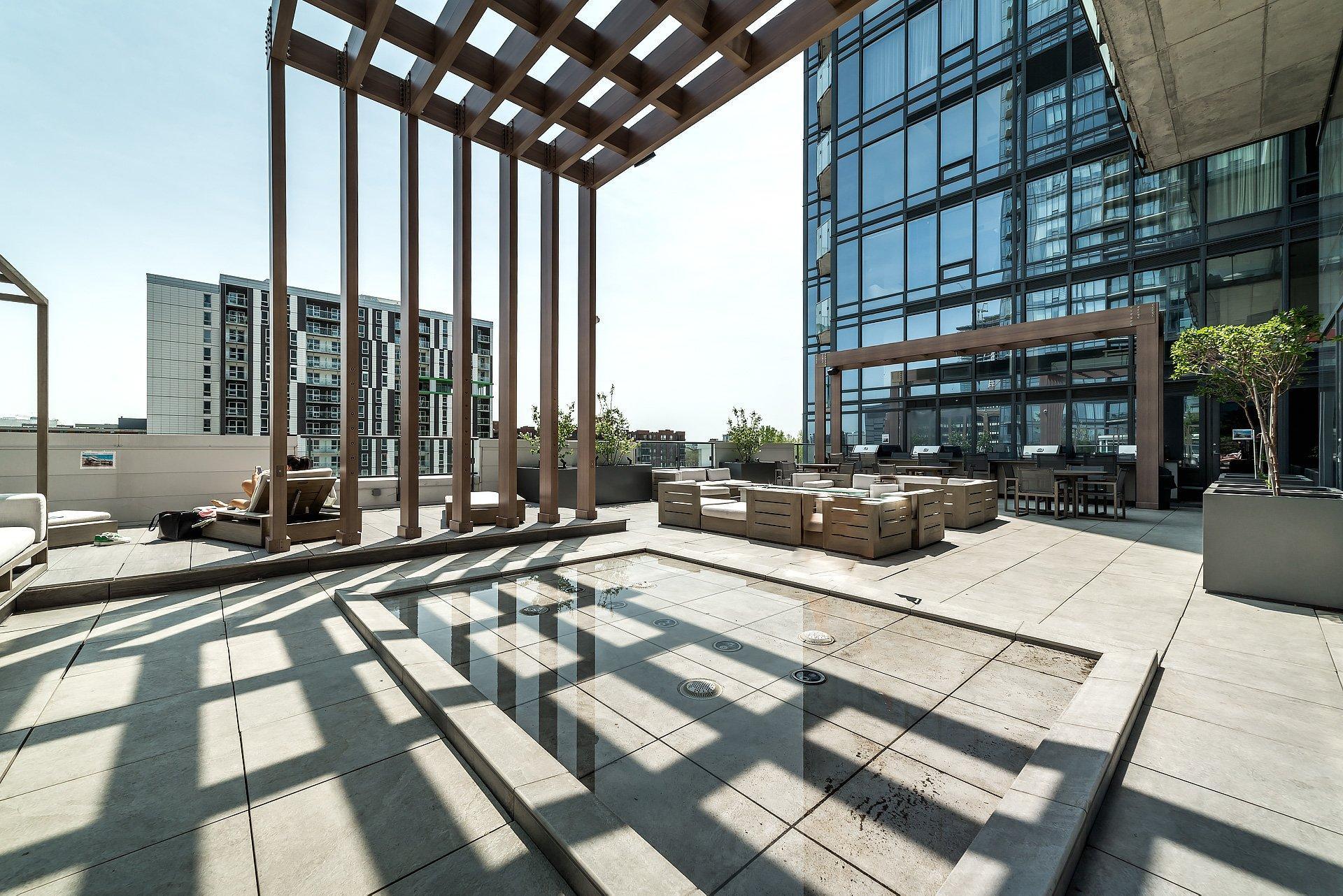 









1188


Rue St-Antoine O.

, 3911,
Montréal (Ville-Marie),




QC
H3C1B4

