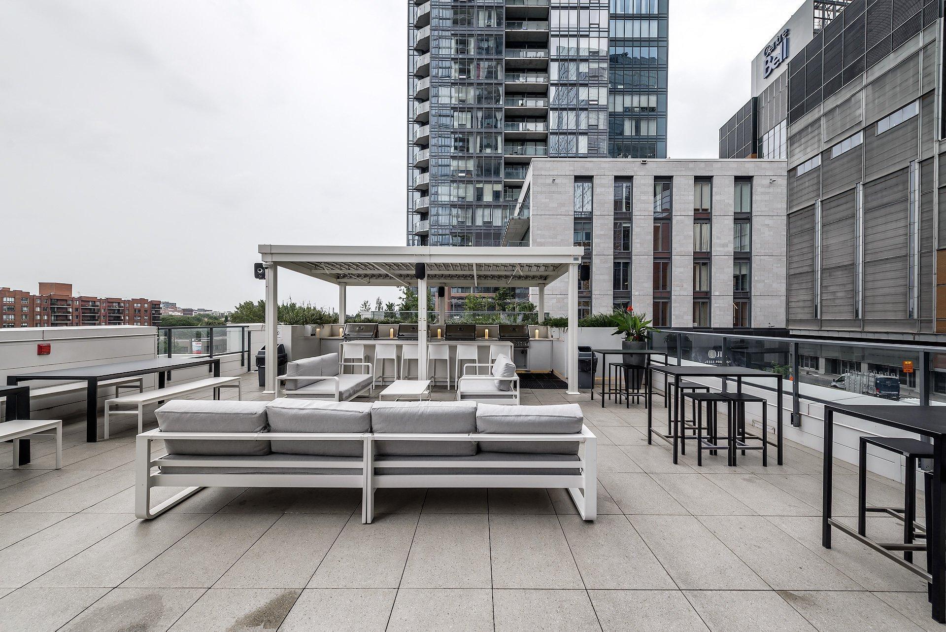 









1188


Rue St-Antoine O.

, 3911,
Montréal (Ville-Marie),




QC
H3C1B4

