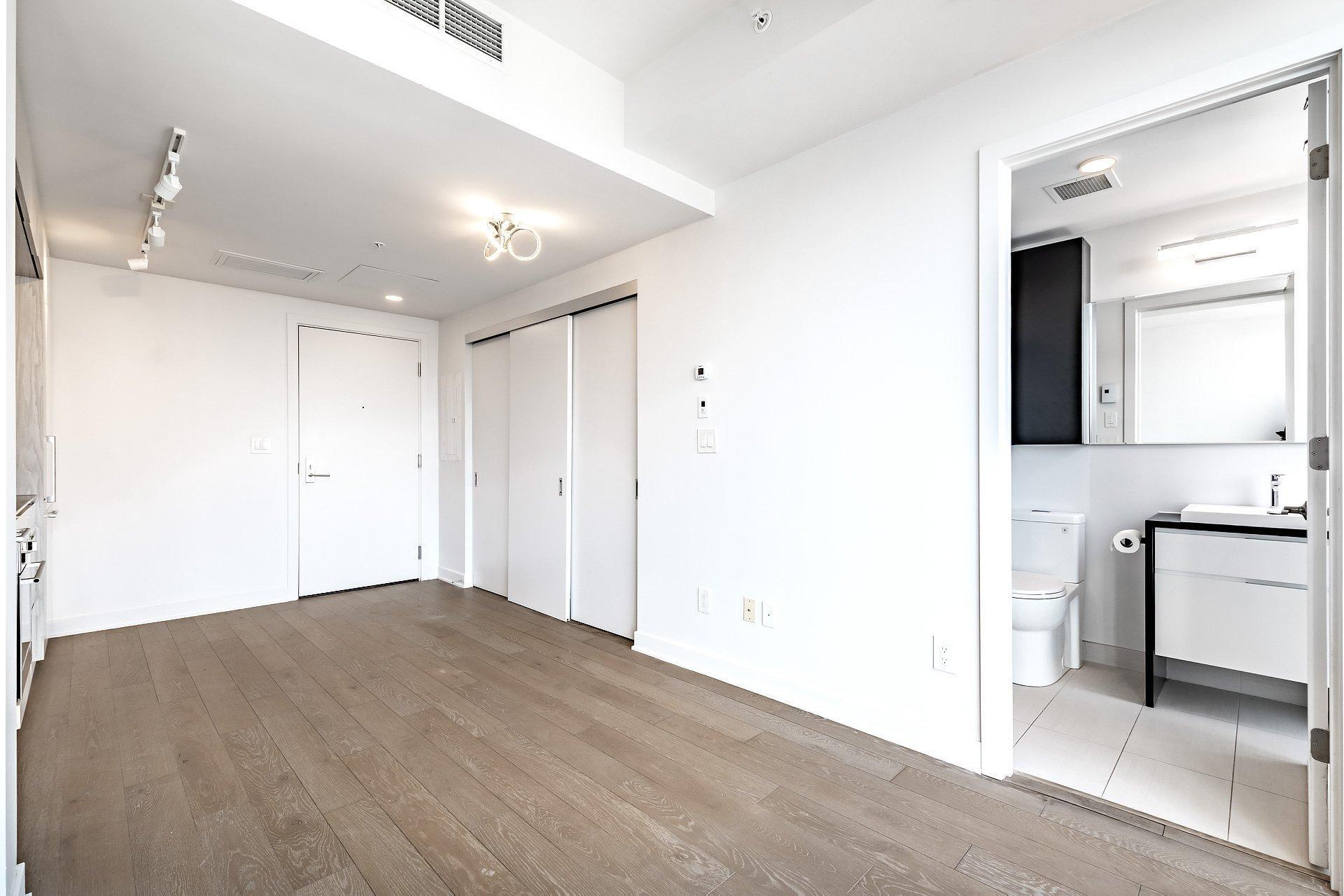 









1188


Rue St-Antoine O.

, 3911,
Montréal (Ville-Marie),




QC
H3C1B4

