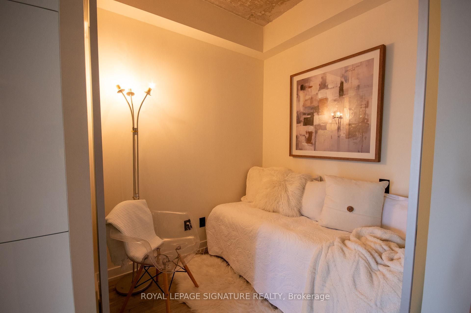 









161


Roehampton

Avenue, 605,
Toronto,




ON
M4P 0C8

