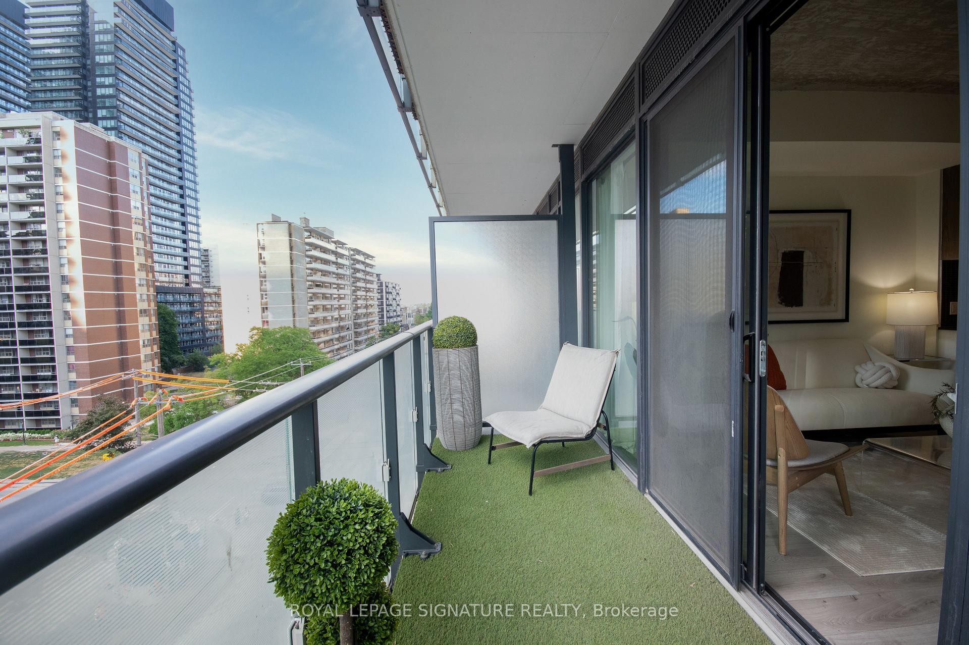 









161


Roehampton

Avenue, 605,
Toronto,




ON
M4P 0C8

