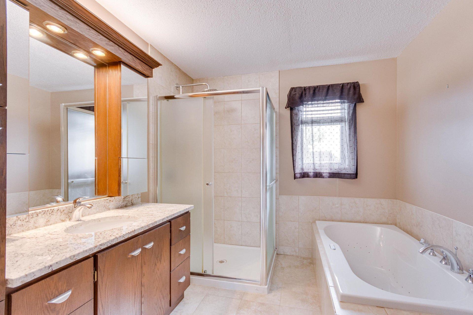 









55


Rue St-Rosaire

,
Gatineau (Gatineau),




QC
J8T3B8

