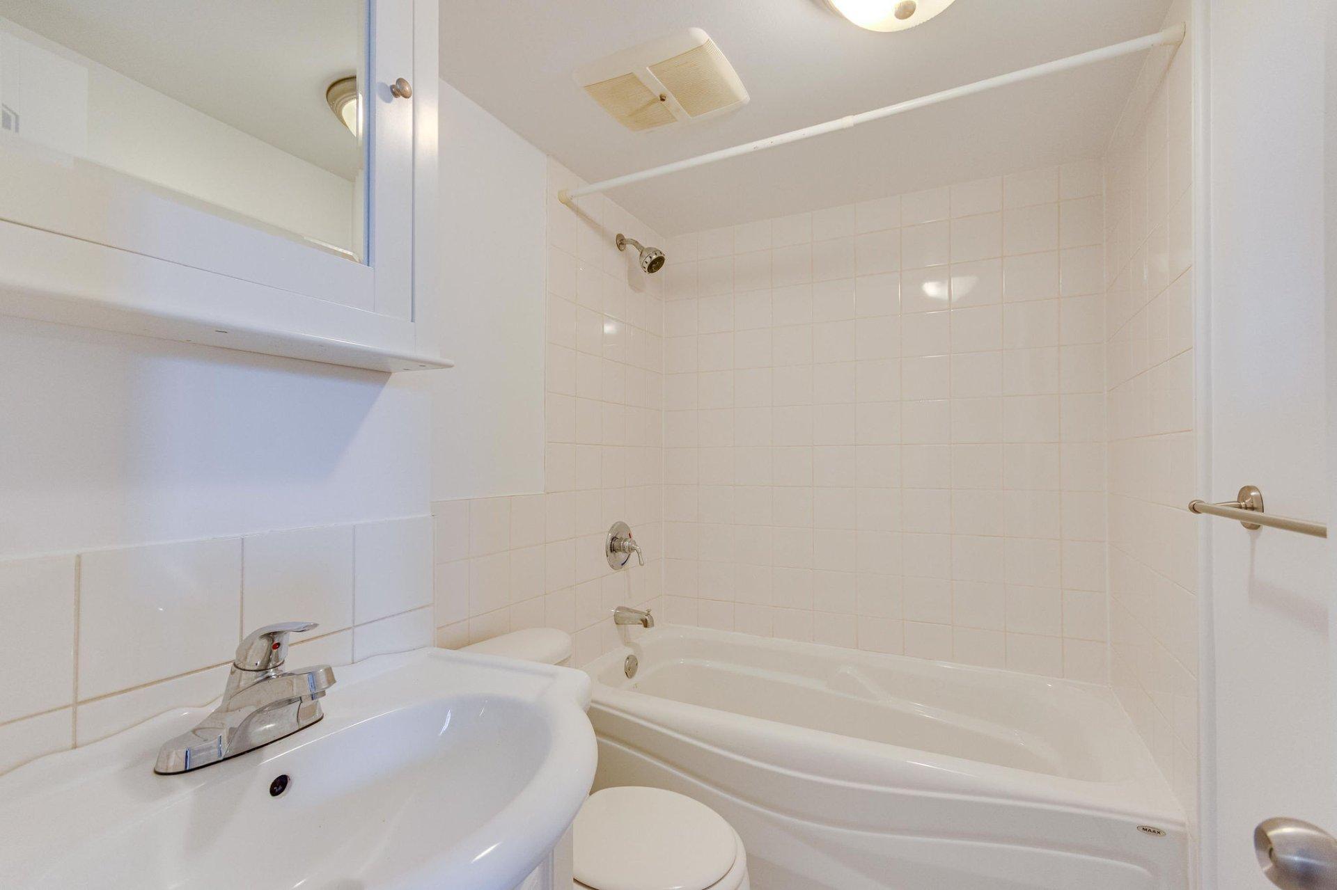 









55


Rue St-Rosaire

,
Gatineau (Gatineau),




QC
J8T3B8

