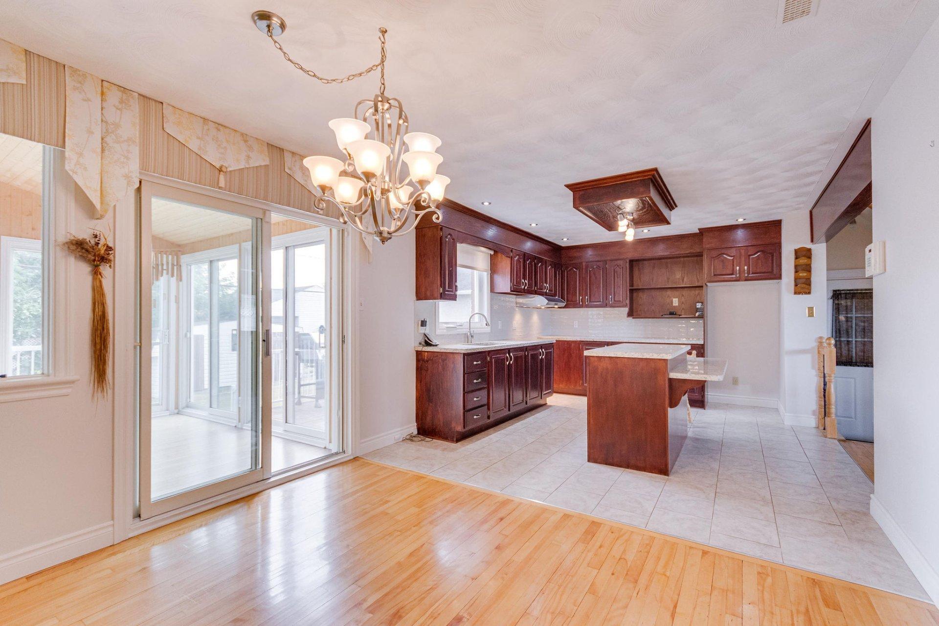 









55


Rue St-Rosaire

,
Gatineau (Gatineau),




QC
J8T3B8

