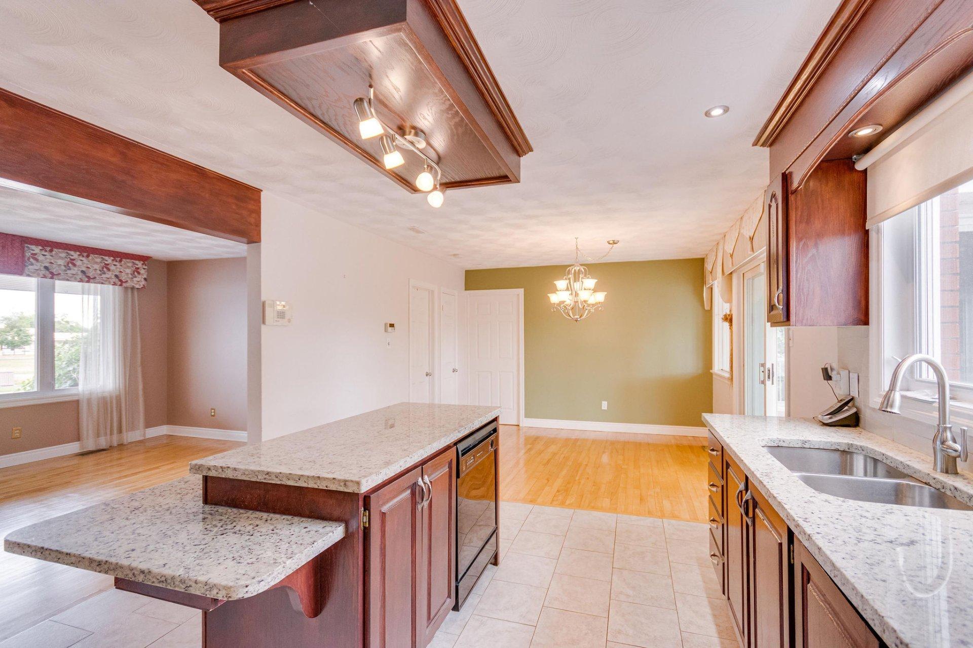 









55


Rue St-Rosaire

,
Gatineau (Gatineau),




QC
J8T3B8

