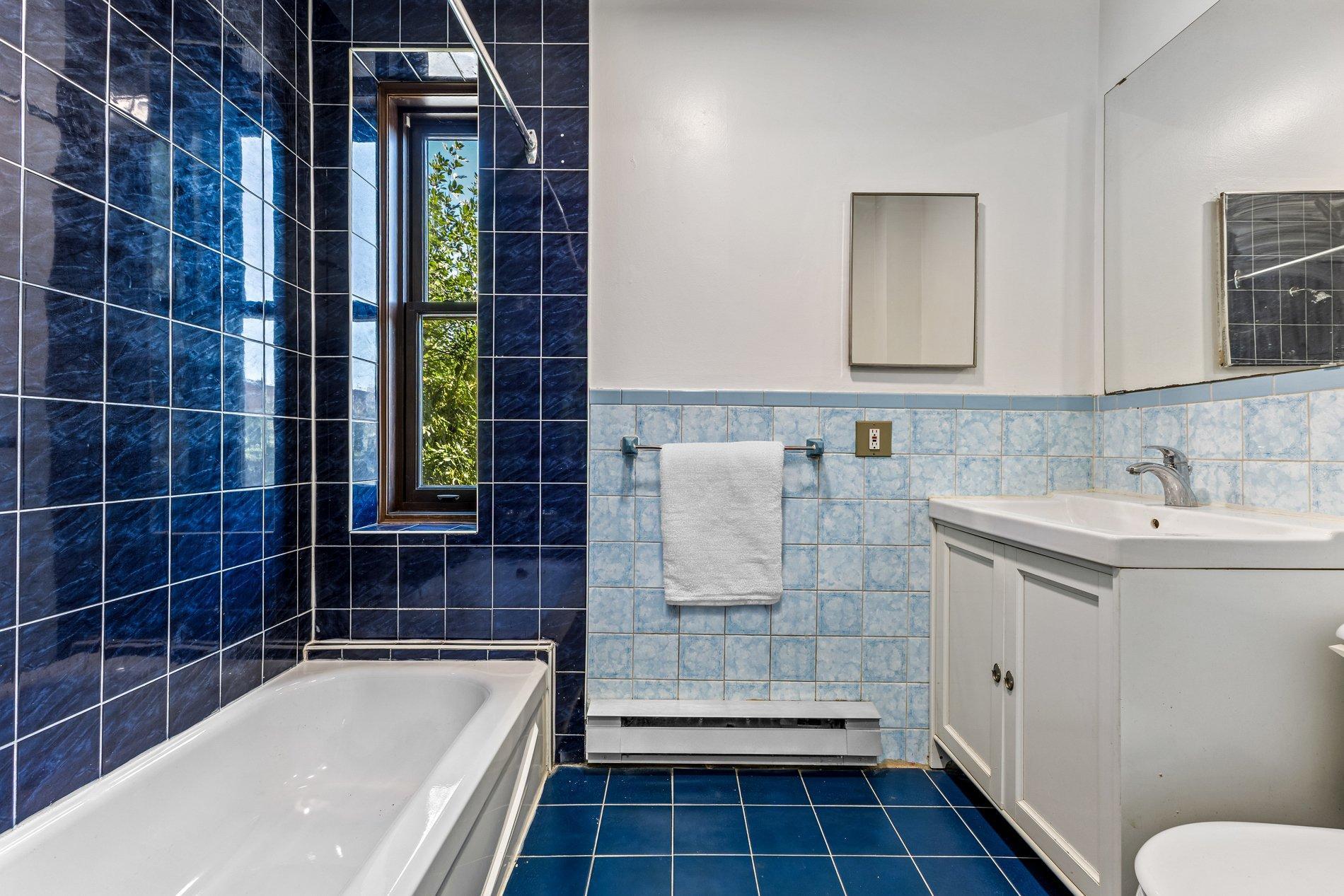 









5804


Av. de l'Esplanade

, 1,
Montréal (Le Plateau-Mont-Royal),




QC
H2T3A3

