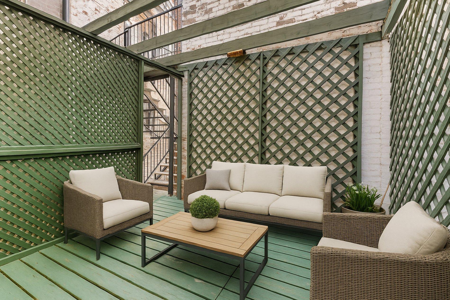 









5804


Av. de l'Esplanade

, 1,
Montréal (Le Plateau-Mont-Royal),




QC
H2T3A3

