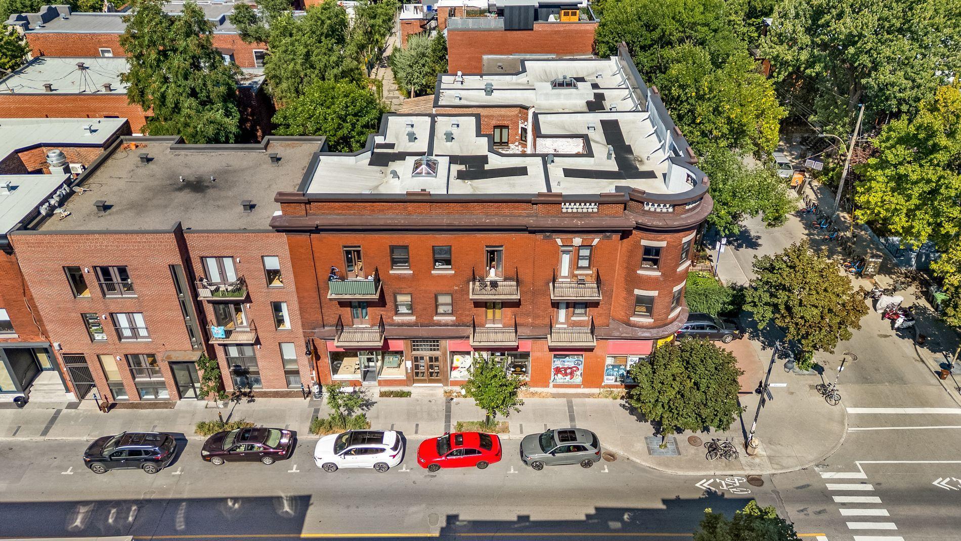 









5804


Av. de l'Esplanade

, 1,
Montréal (Le Plateau-Mont-Royal),




QC
H2T3A3

