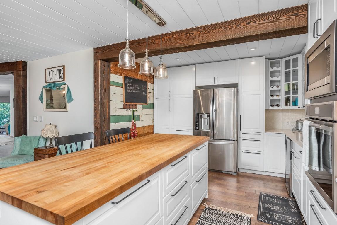 









5221


Hartnell

Road,
Vernon,




BC
V1B 3J4

