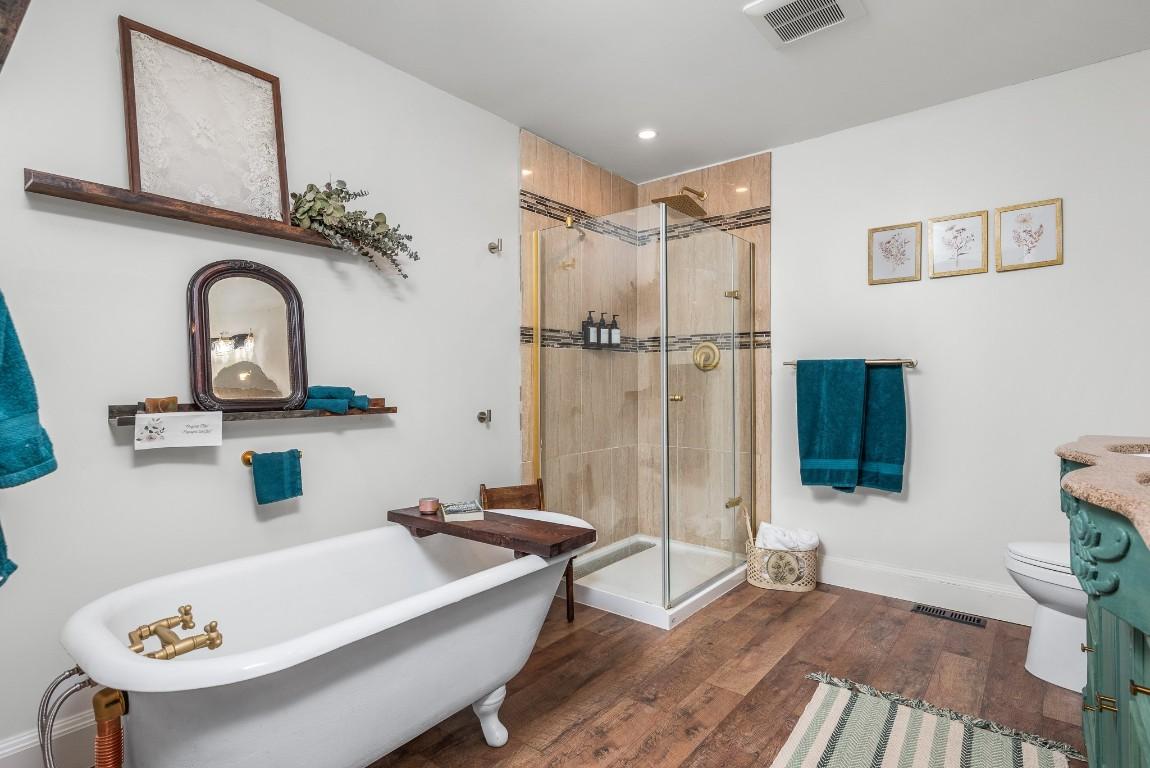 









5221


Hartnell

Road,
Vernon,




BC
V1B 3J4

