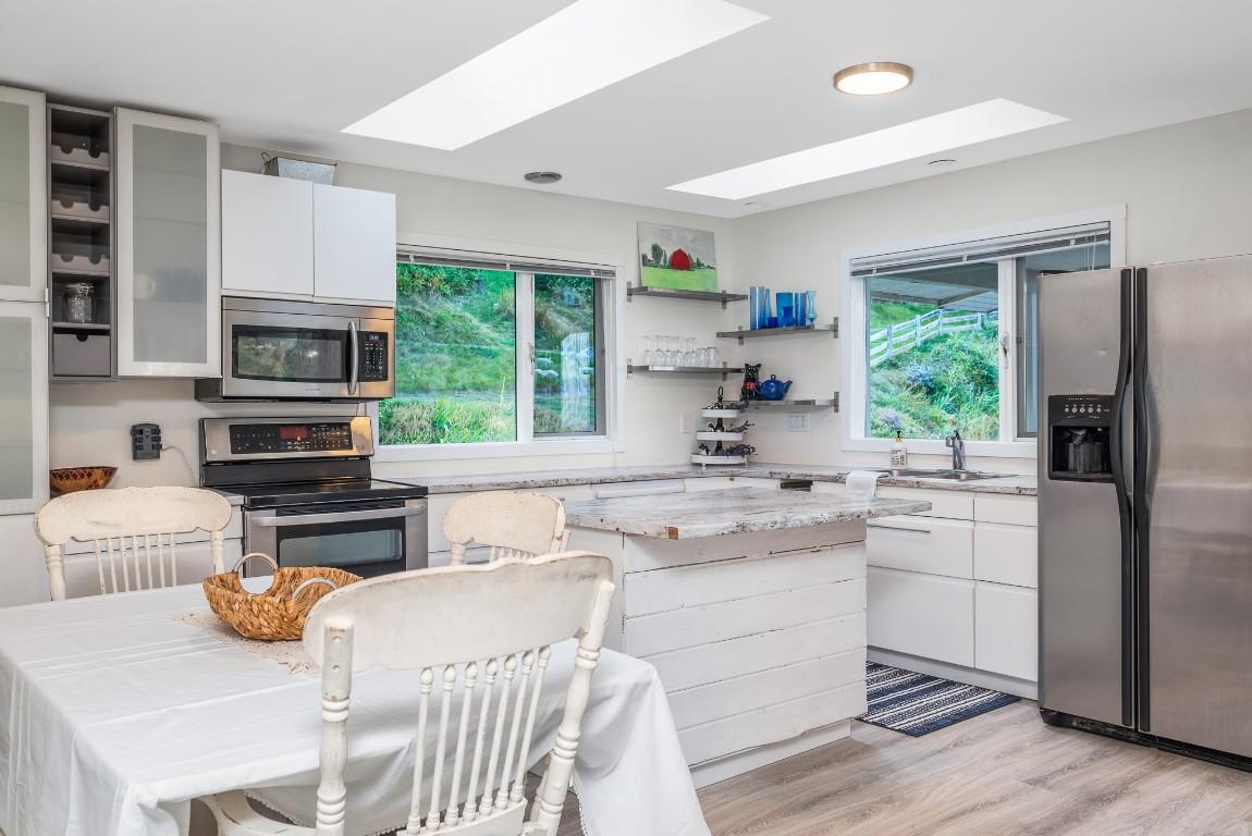 









5221


Hartnell

Road,
Vernon,




BC
V1B 3J4

