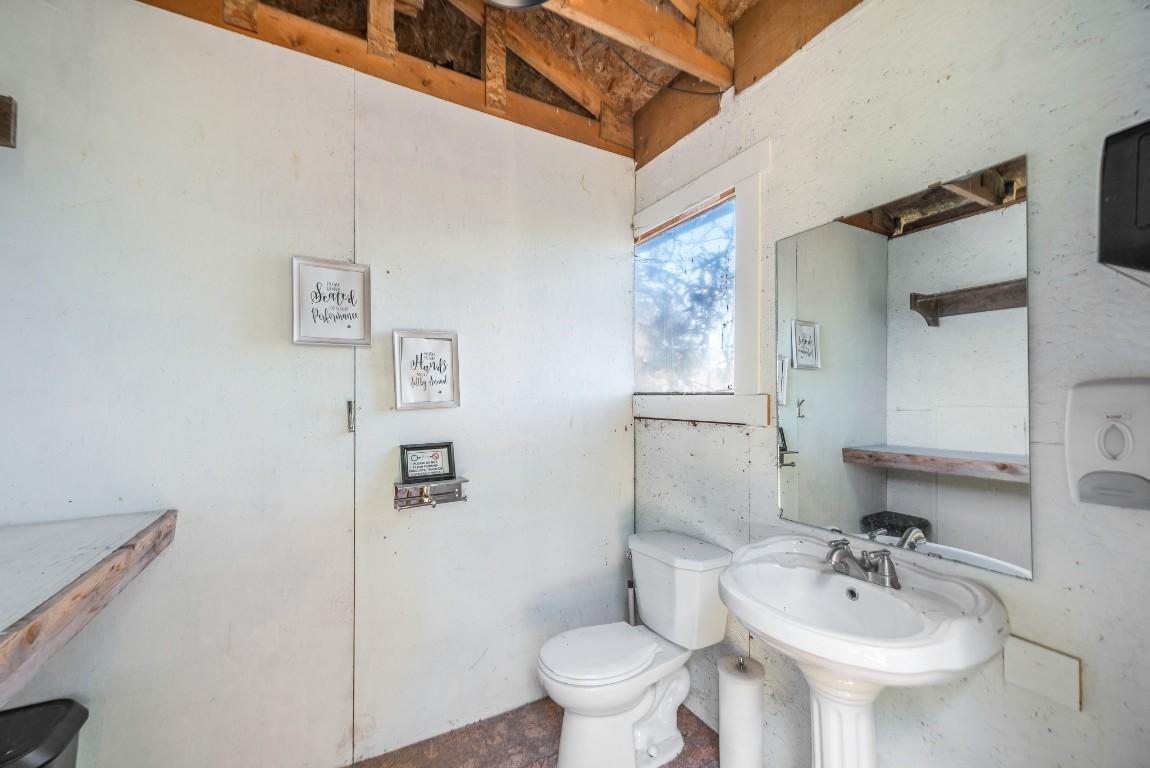 









5221


Hartnell

Road,
Vernon,




BC
V1B 3J4

