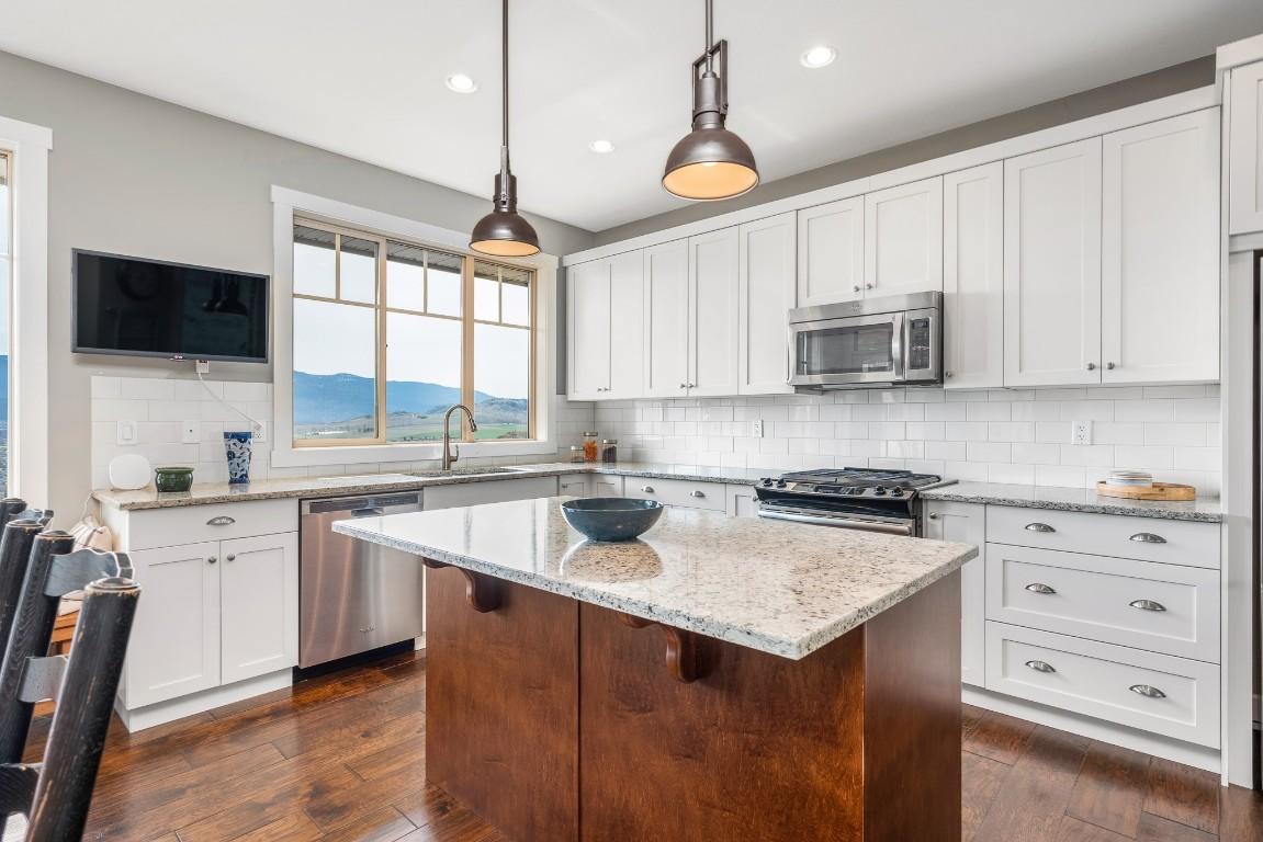 









4008


Terrapin

Place,
Vernon,




BC
V1T 9W4

