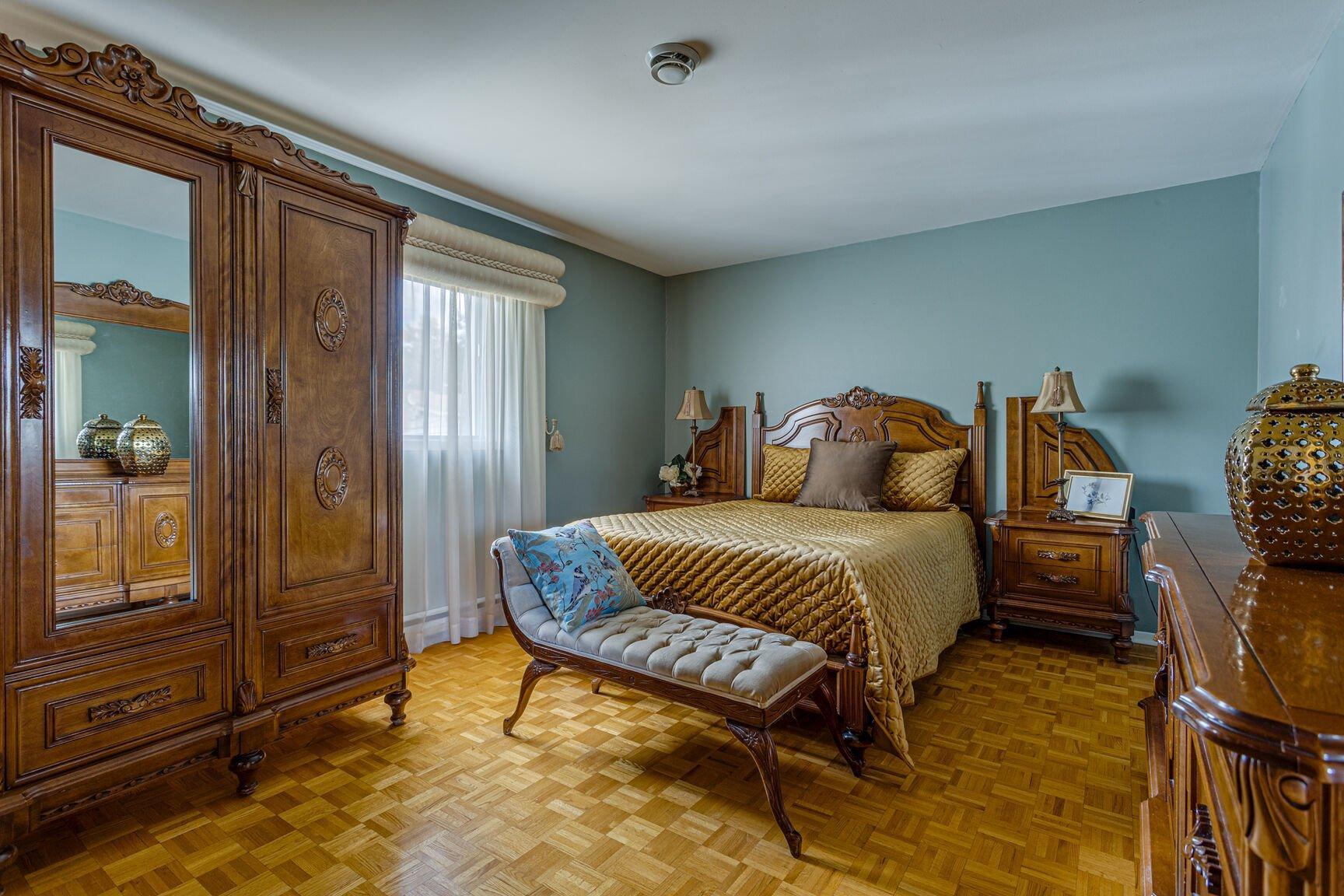 









9021


Av. Choppin

,
Montréal (Anjou),




QC
H1J2A2

