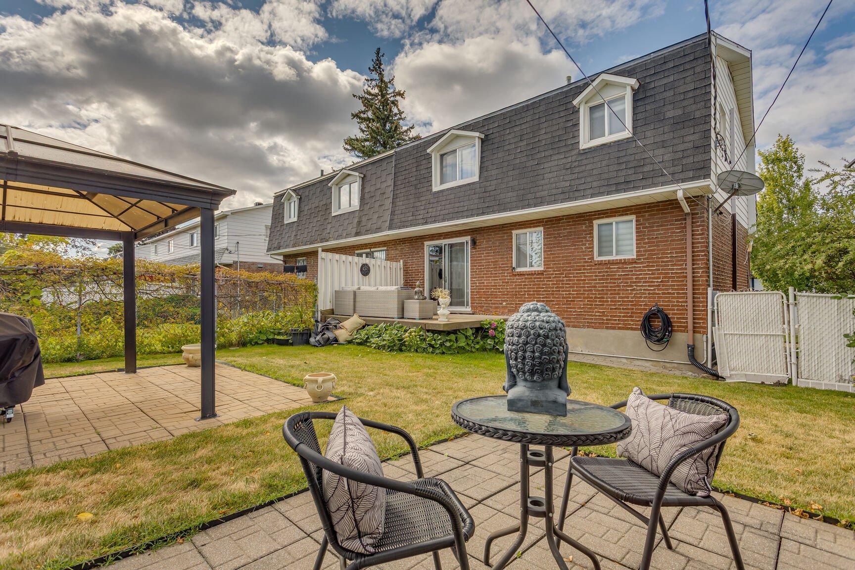 









9021


Av. Choppin

,
Montréal (Anjou),




QC
H1J2A2

