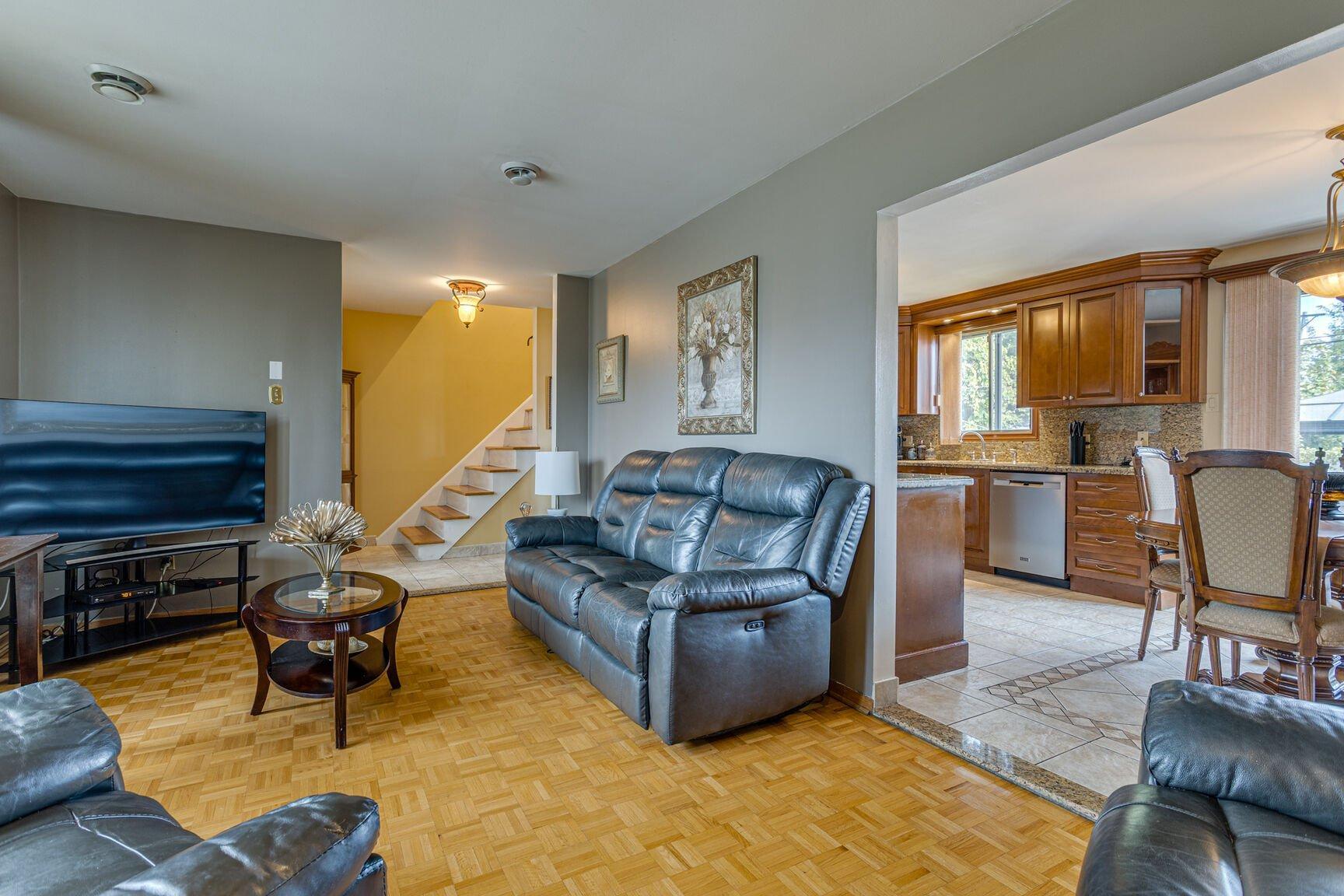 









9021


Av. Choppin

,
Montréal (Anjou),




QC
H1J2A2

