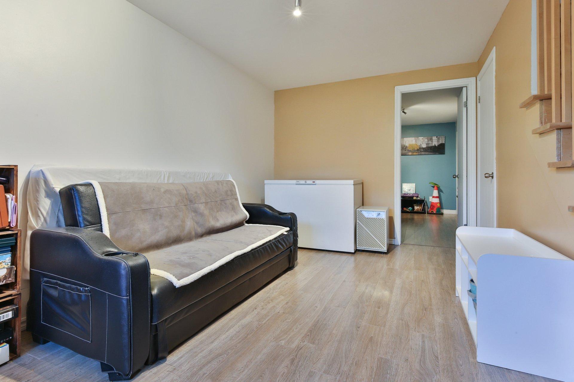 









42


Rue Guertin

,
Saint-Jean-sur-Richelieu,




QC
J2X5R7

