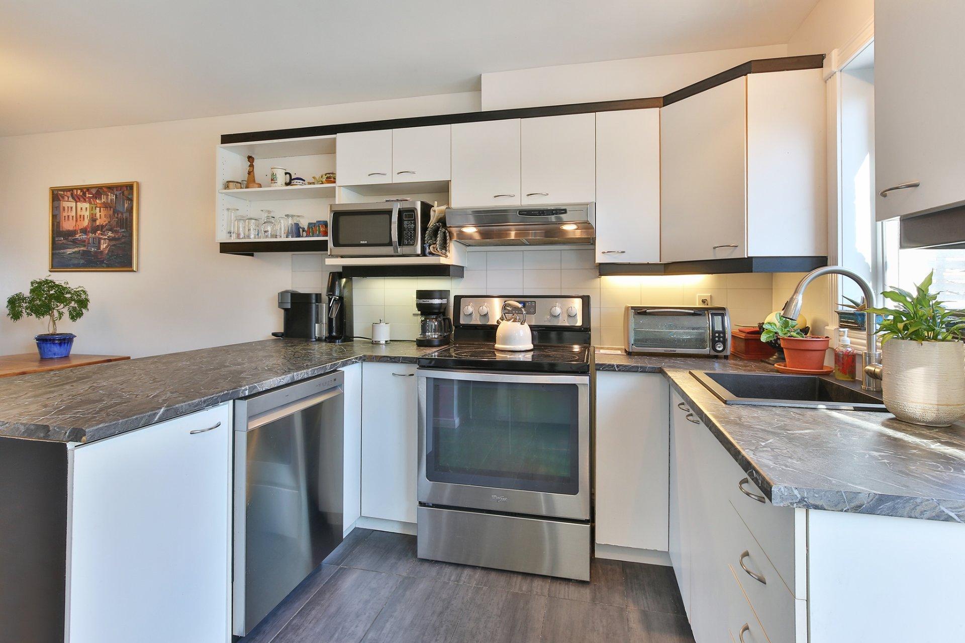 









42


Rue Guertin

,
Saint-Jean-sur-Richelieu,




QC
J2X5R7

