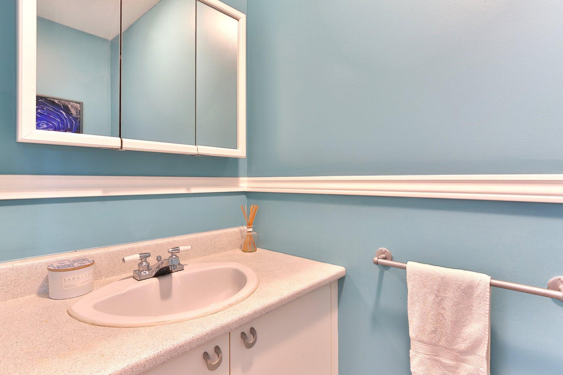 









42


Rue Guertin

,
Saint-Jean-sur-Richelieu,




QC
J2X5R7

