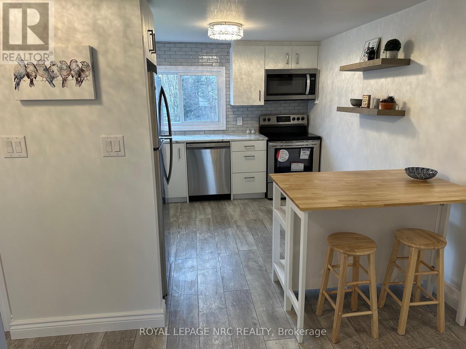 












45 CATHERINE STREET

,
Fort Erie (Central),




Ontario
L2A2G8

