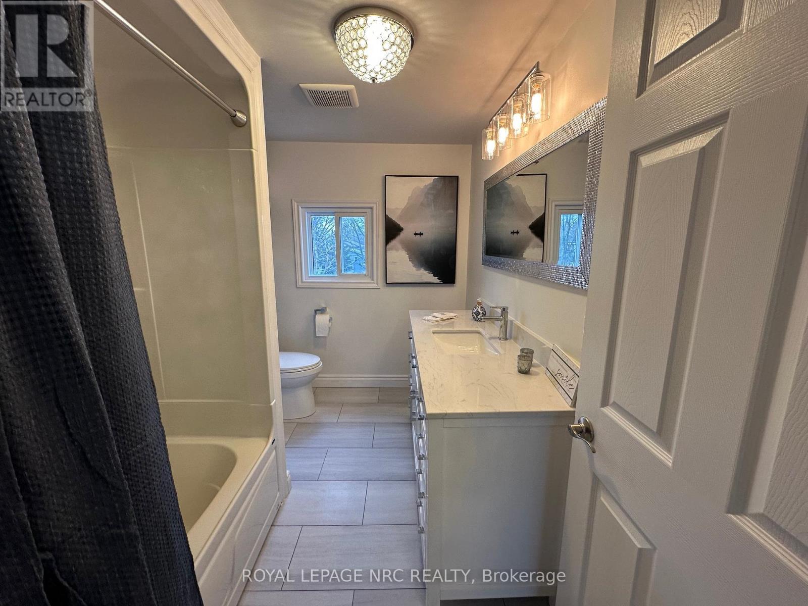 












45 CATHERINE STREET

,
Fort Erie (Central),




Ontario
L2A2G8

