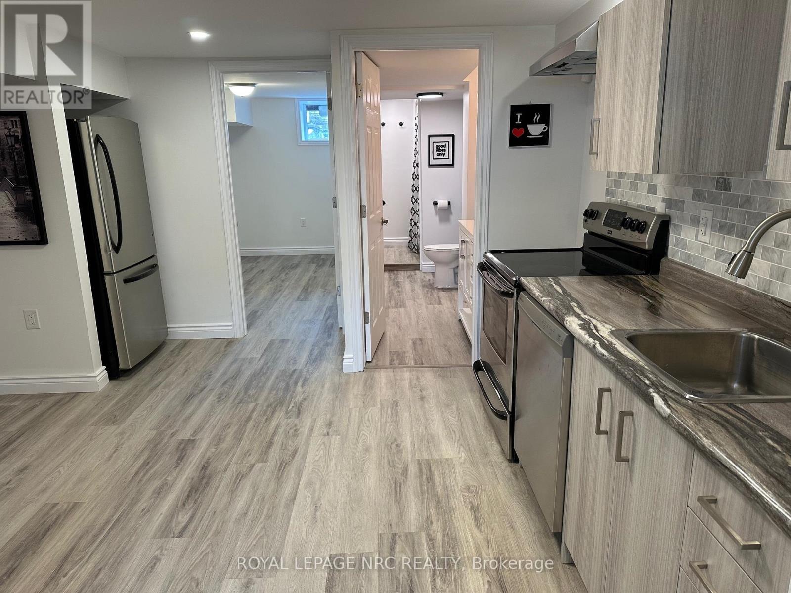 












45 CATHERINE STREET

,
Fort Erie (Central),




Ontario
L2A2G8

