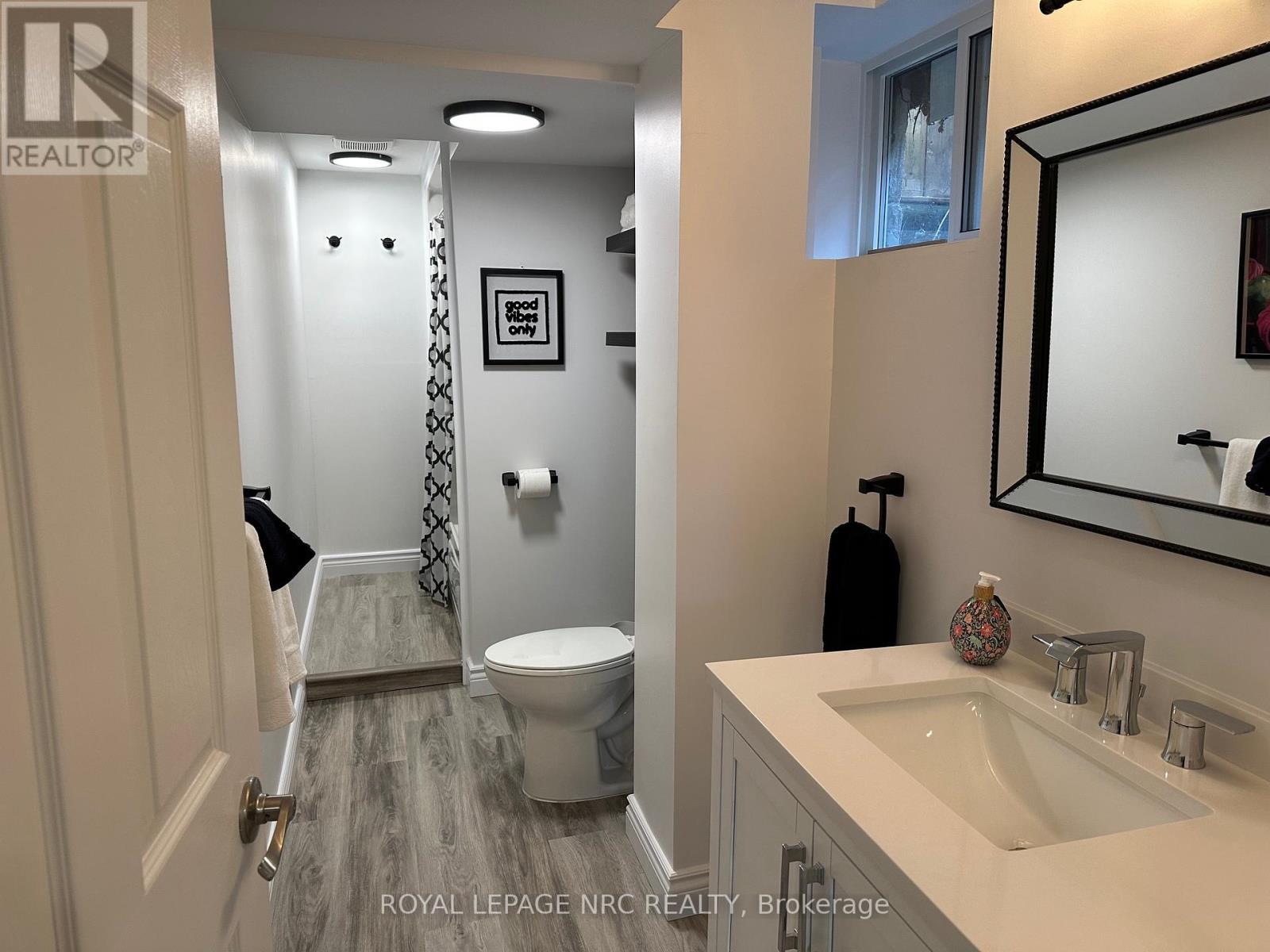 












45 CATHERINE STREET

,
Fort Erie (Central),




Ontario
L2A2G8

