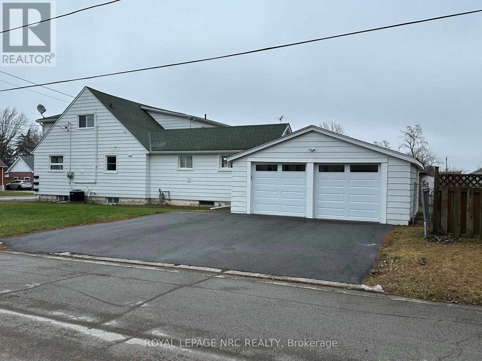 












45 CATHERINE STREET

,
Fort Erie (Central),




Ontario
L2A2G8

