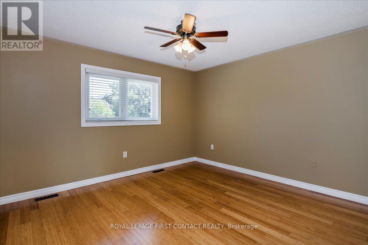 












37 MARSELLUS DRIVE

,
Barrie,




Ontario
L4N8S6

